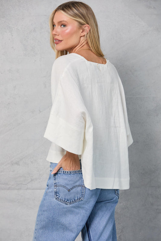 Throw-on Top in Linen - White