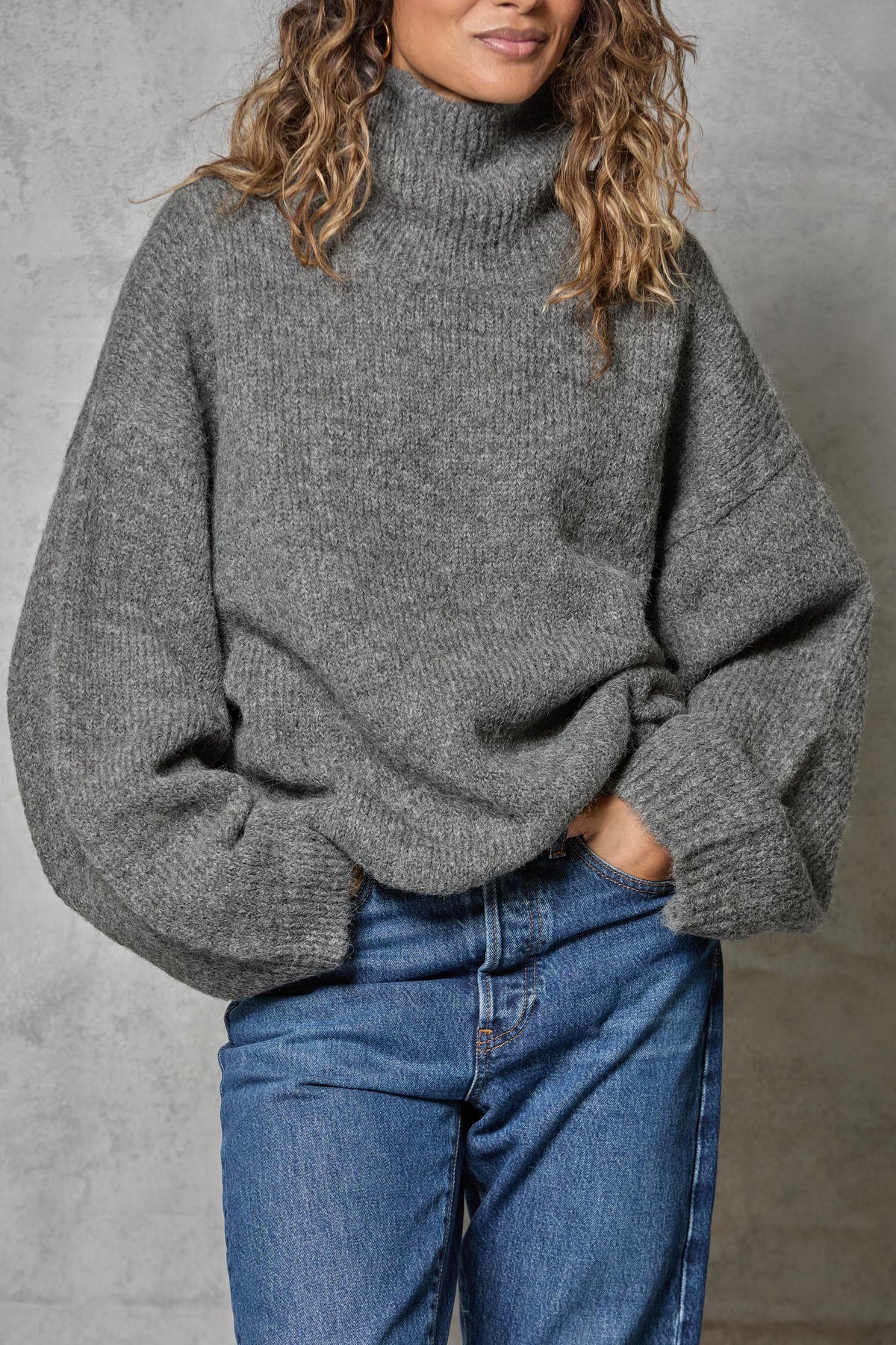 Chunky Hi Neck in Charcoal