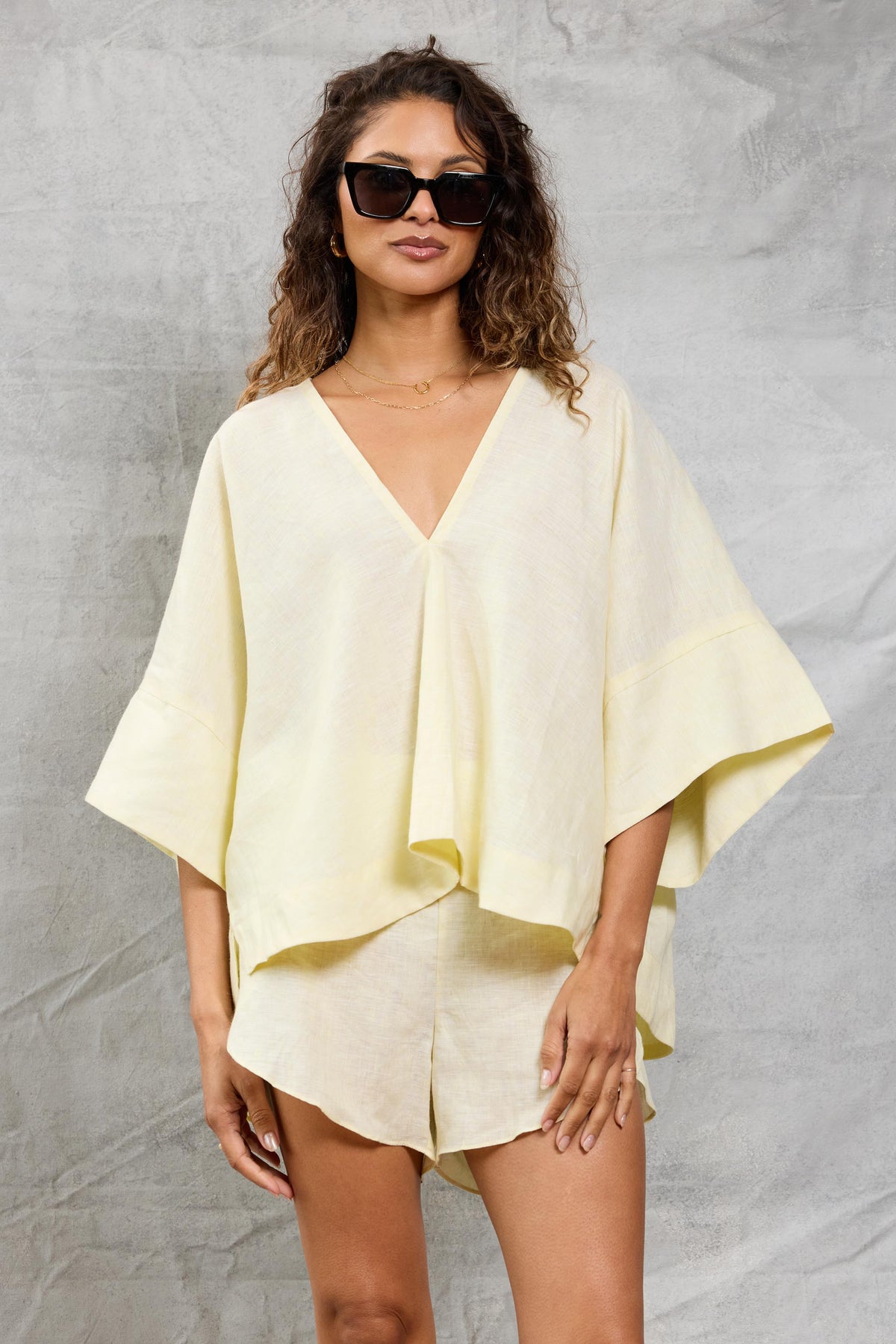 Running Short in Linen - Lemon