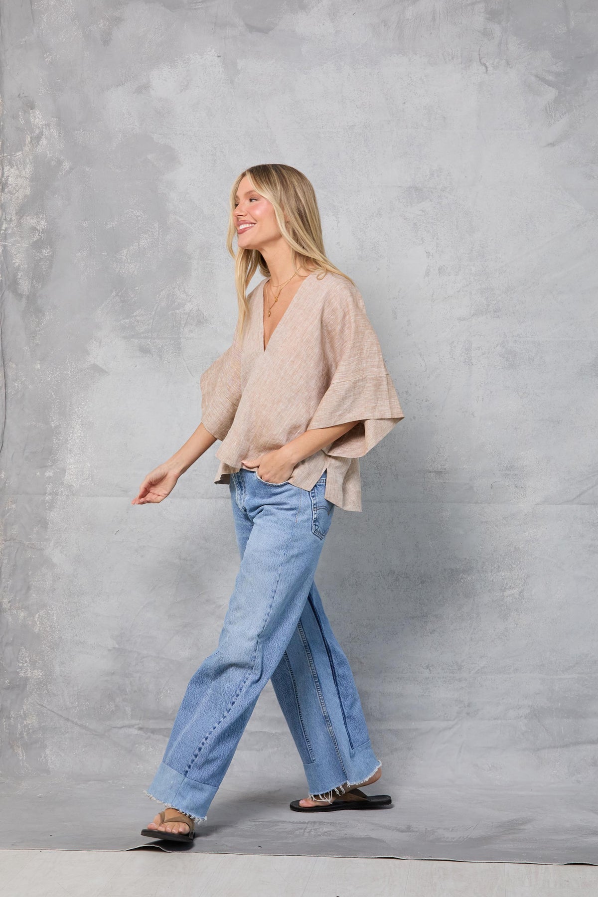 Throw-on Top in Linen - Khaki