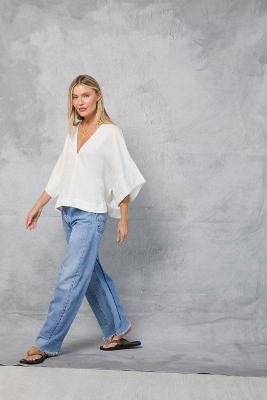 Throw-on Top in Linen - White